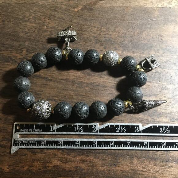 Charm Bracelet -Never Worn - Solid Great Quality - Picture 8 of 9